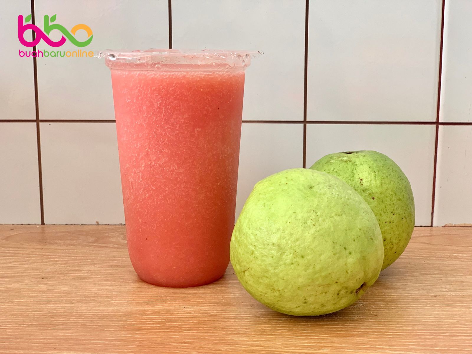 Minuman Jus Jambu Biji Merah 
