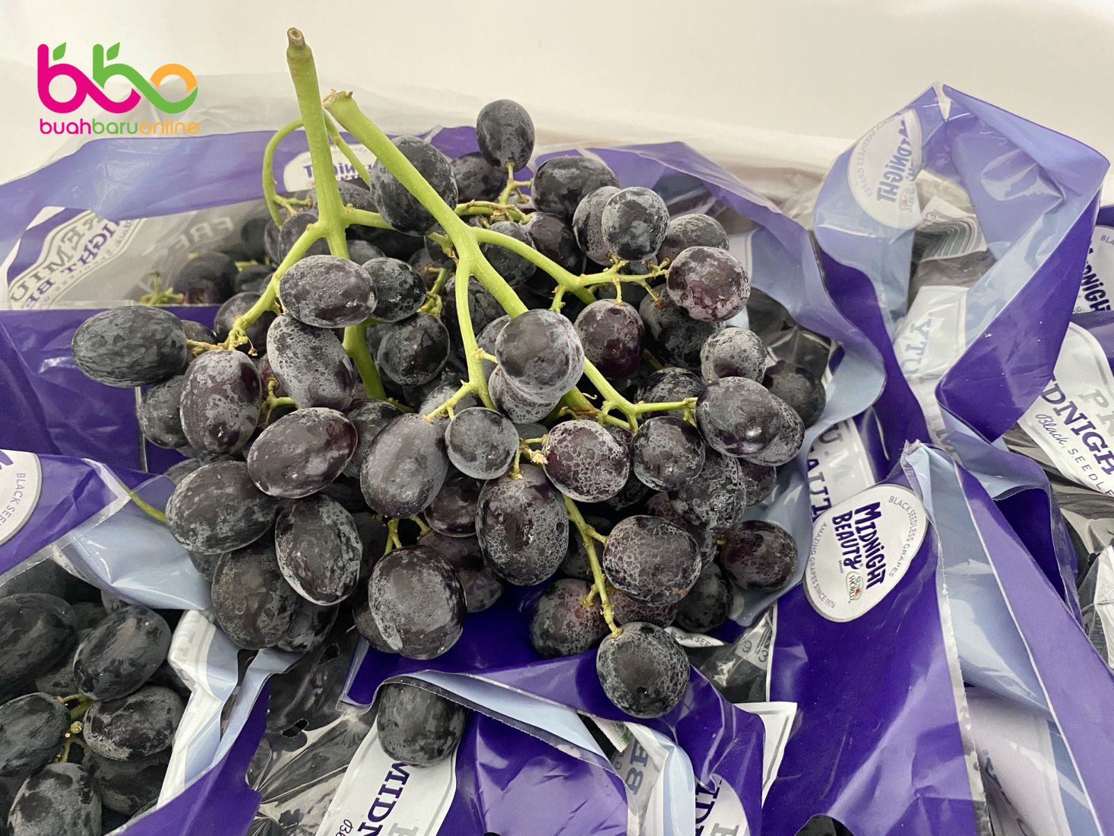 Anggur BLACK MIDNIGHT Beauty Seedless